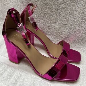 BRAND NEW! Gorgeous Fuchsia heels🩷 Shiny and bright✨ These perfect Barbie heels